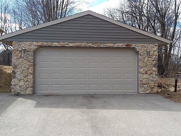 Detached additional 2 car 