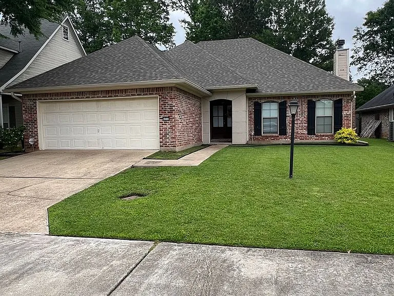 10513 Plum Creek Dr — Photo 3