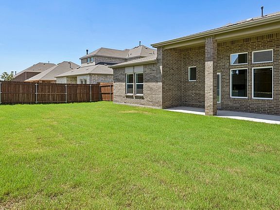 5th image of 9528 Bently Blvd