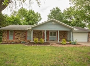 4230 S Meadowlark Dr, Springfield, MO 65810