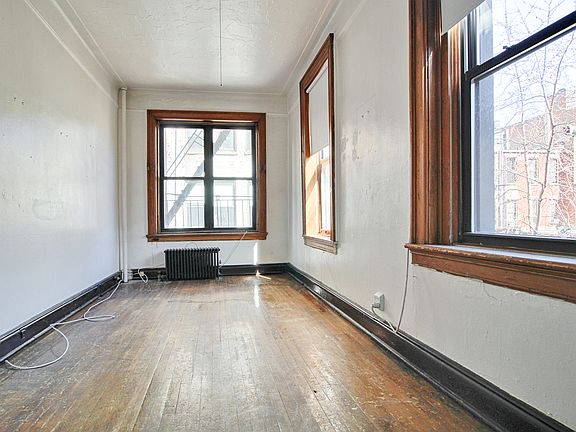 4th image of 167 W 71st St APT 12