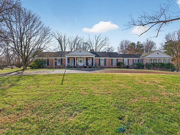 3rd image of 1033 Robin Ln
