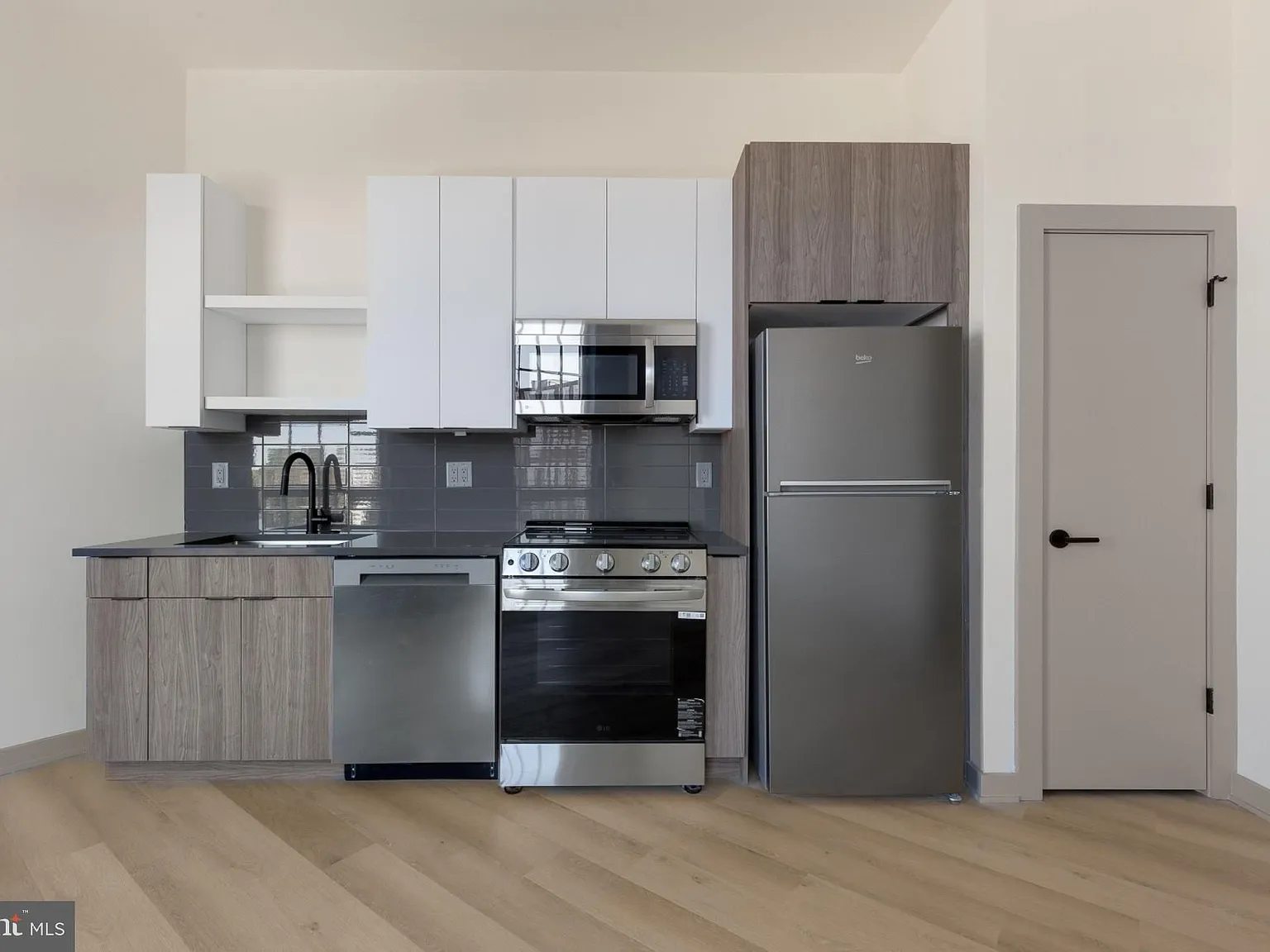 1 bed, 610 sqft, $1,525 — Photo 3