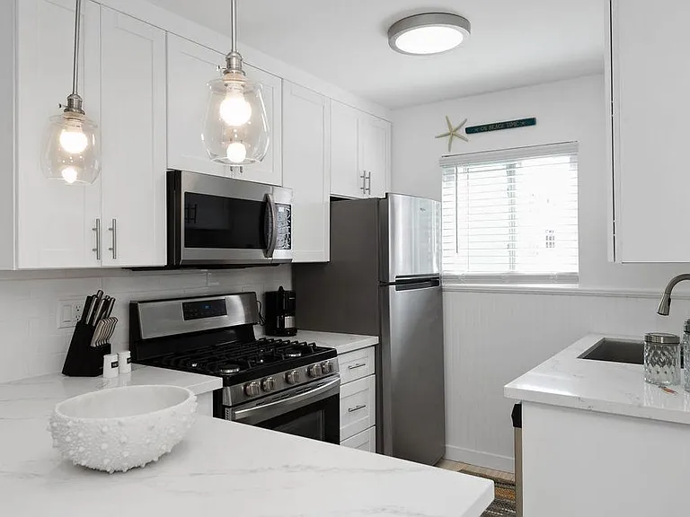 2411 Prospect Ave #109 — Photo 9