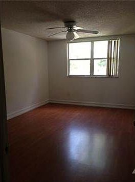 5th image of 8363 Lake Dr 304 #304