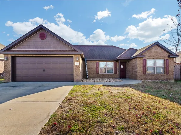 310 E Sweetwater Dr, Rogers, AR 72758