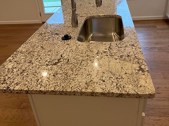 3rd image of 7643 Bailey Landing Ln