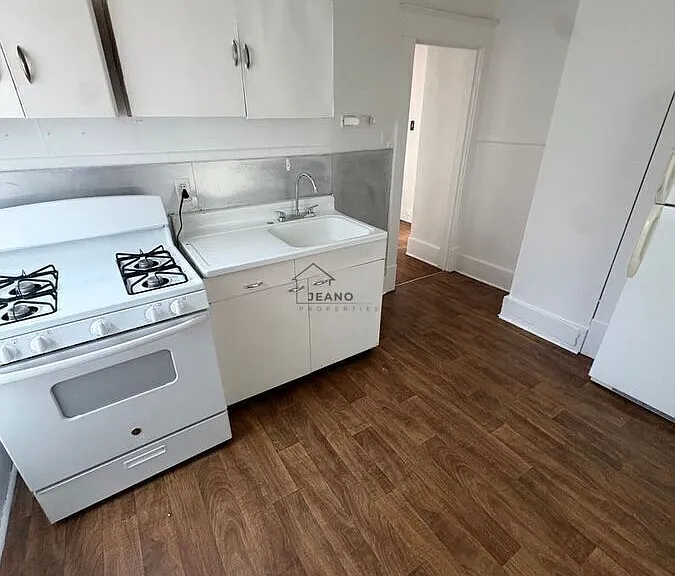 1441 W Wood St #2 — Photo 4