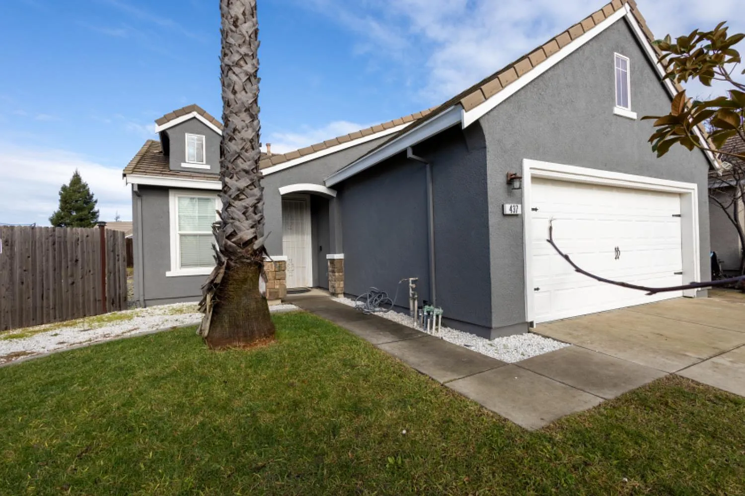 437 Arlingdale Cir photo 1