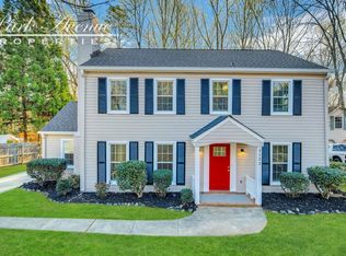 5122 Chestnut Lake Dr, Charlotte, NC 28227