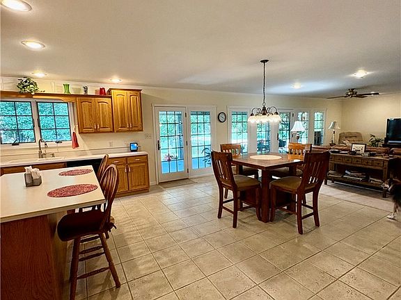 5th image of 11411 Red Bud Ln