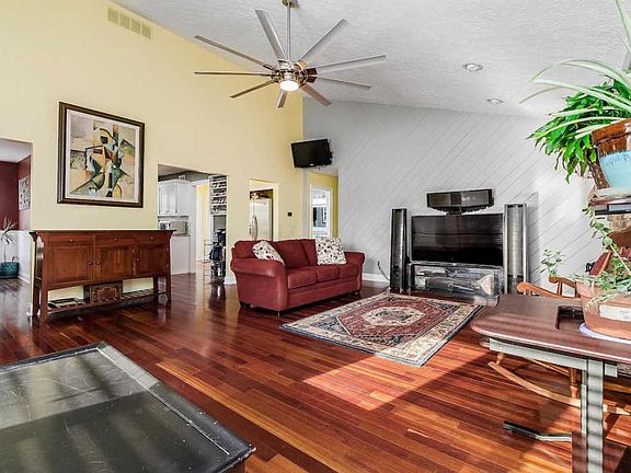 5th image of 6964 Celtic Ct
