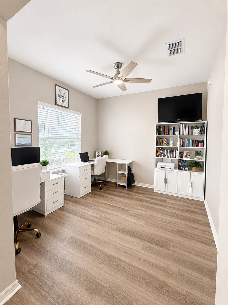 4 bed, 2.5 bath, 2356 sqft, $2,870 — Photo 3