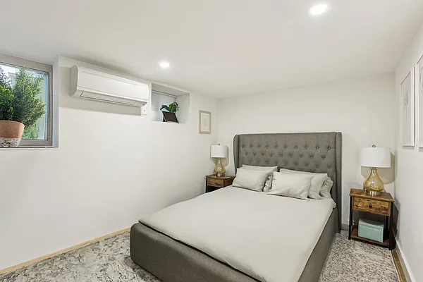 Rented by Oxford Property Group | media 7