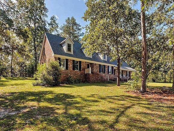 3rd image of 919 Windy Rd