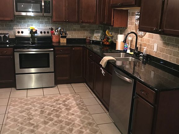 4th image of 2028 Glenhaven St