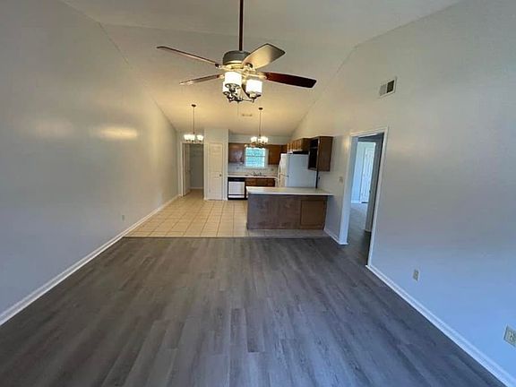 2nd image of 118 Augusta Ct #B