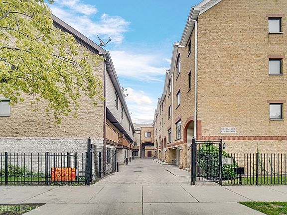 4th image of 1133 E Hyde Park Blvd APT A