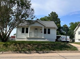 1922 Bloomfield Rd, Cape Girardeau, MO 63703