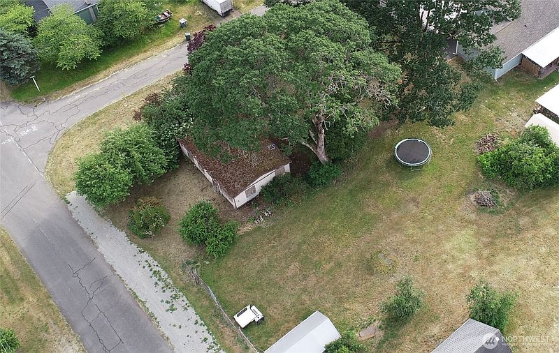 3rd image of 312 2nd Street W