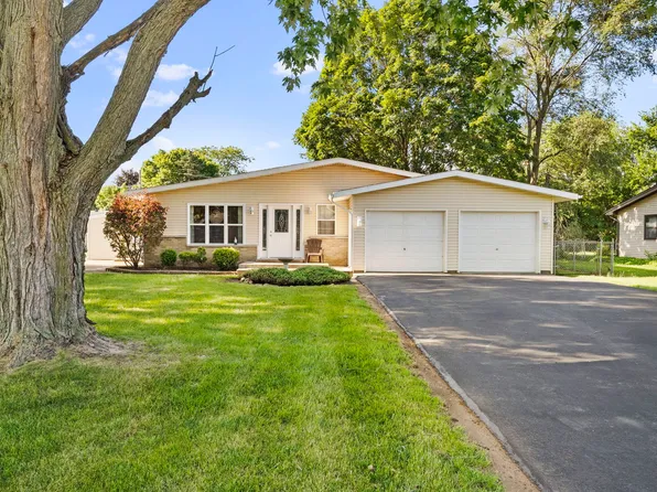 1445 Lantern Ln, Morris, IL 60450