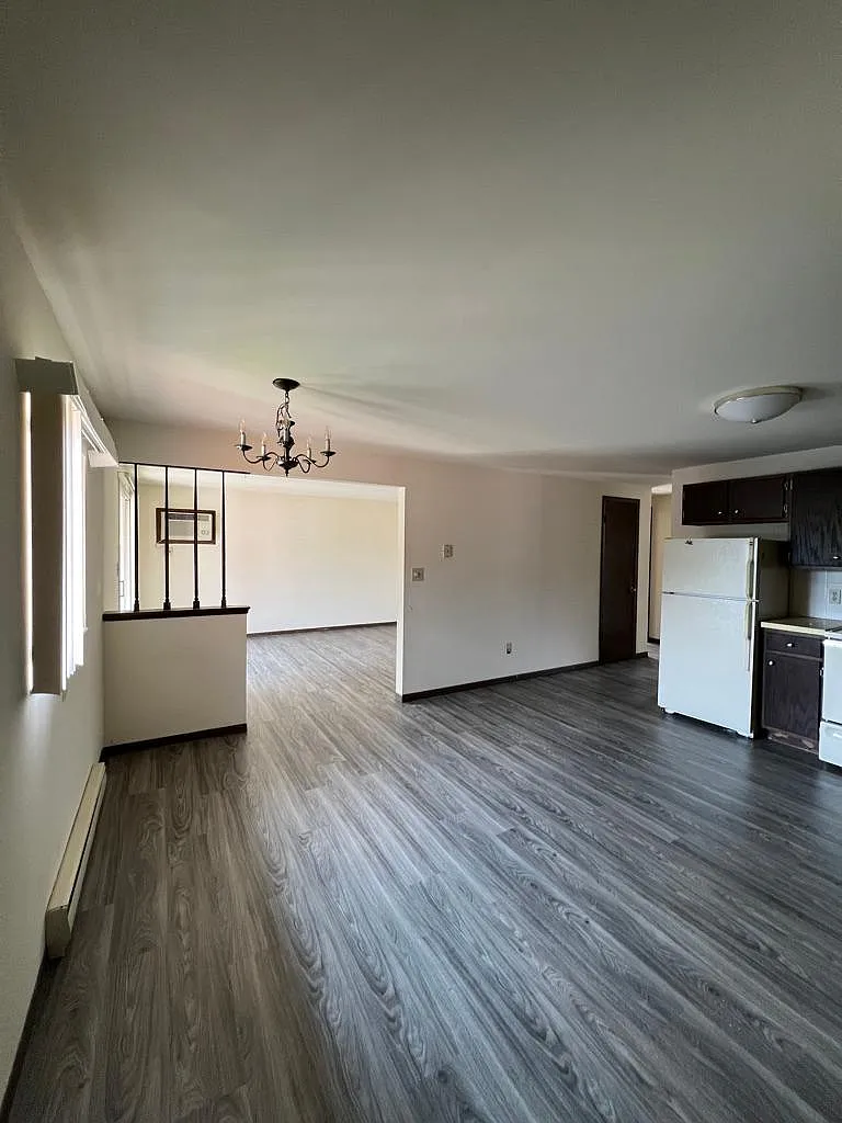 2 bed, 950 sqft, $1,275 — Photo 2