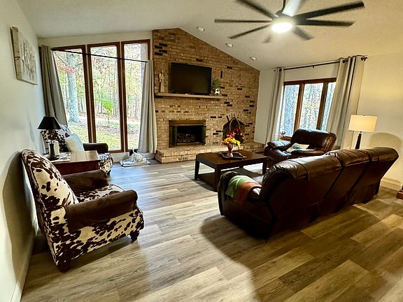 2nd image of 126 Rolling Green Dr