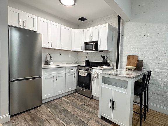 4th image of 19 E 21st St APT 3C