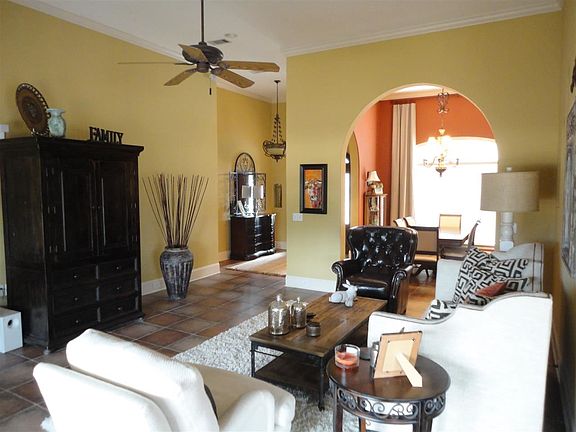 5th image of 105 Woodlands Green Dr