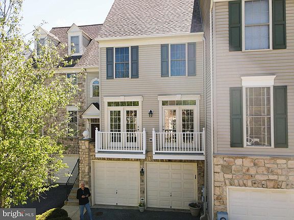 2nd image of 2211 Bear Den Rd