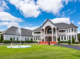 861 Oldfield Rd, Downers Grove, IL 60516