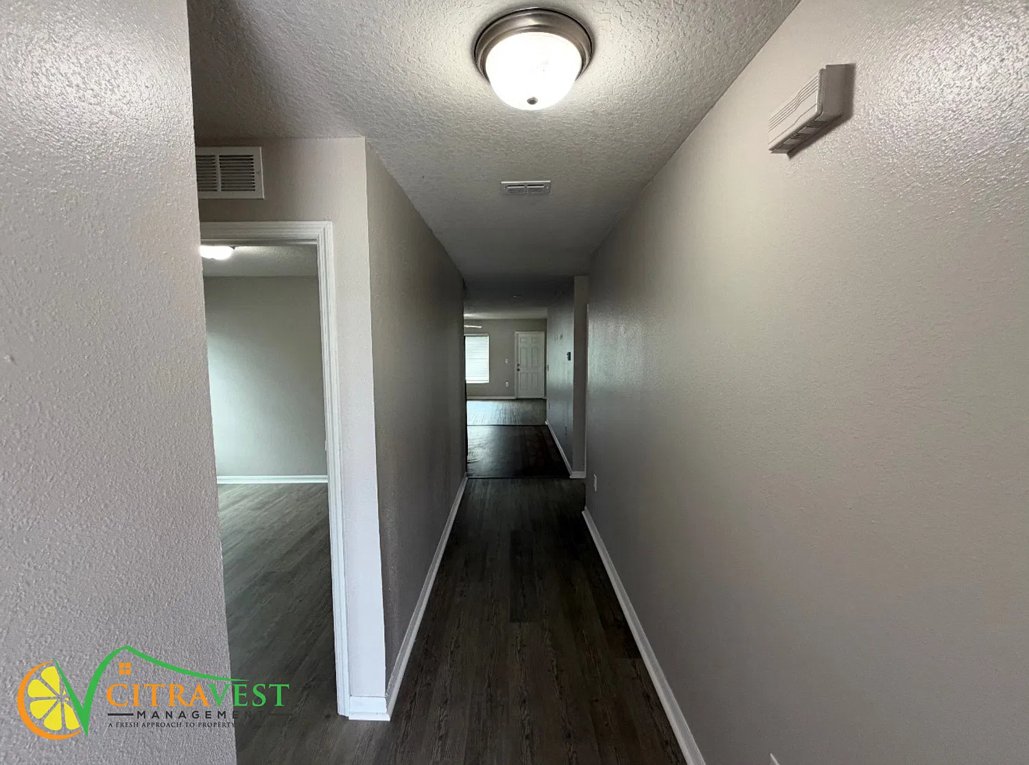 Spacious 4 Bedroom in Poinciana Available! — Photo 2