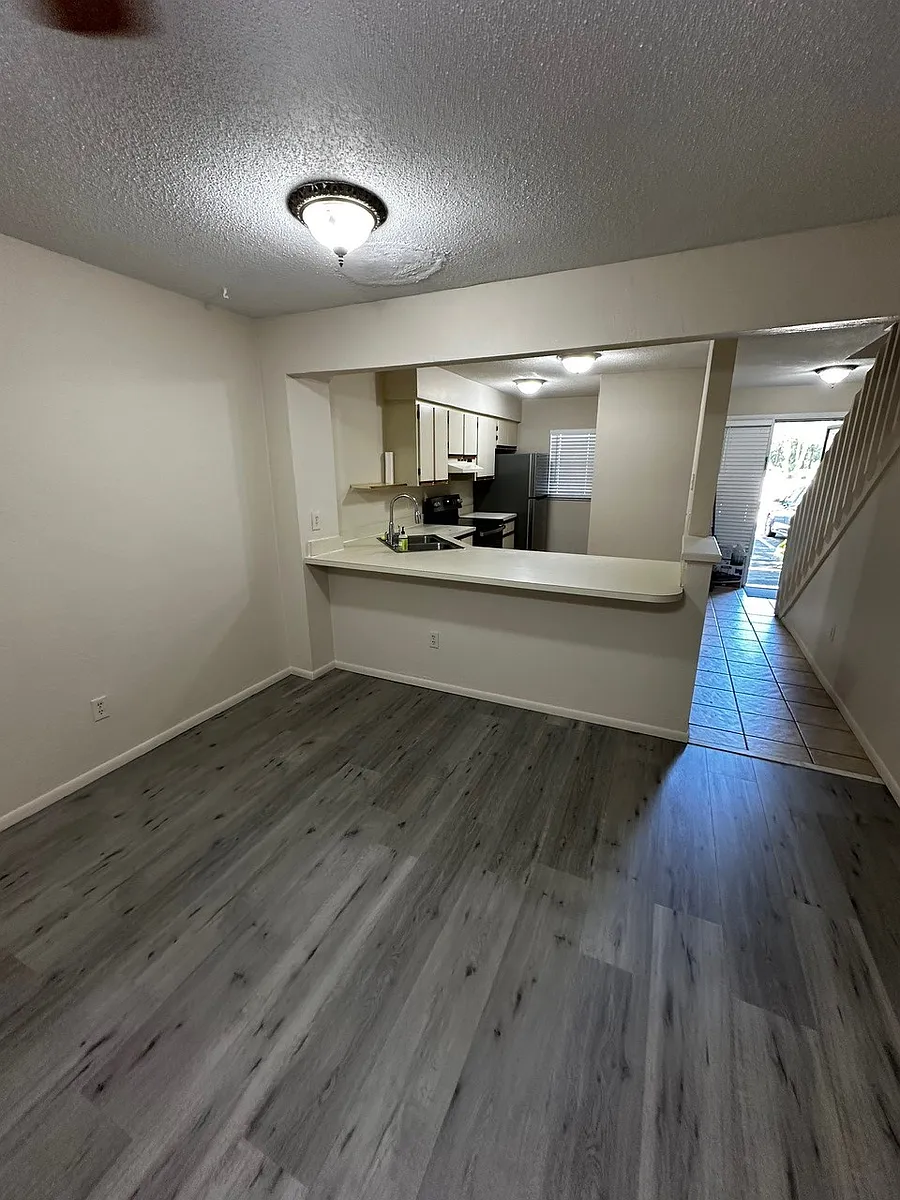 Building Photo - 175 Yorktowne Dr #10