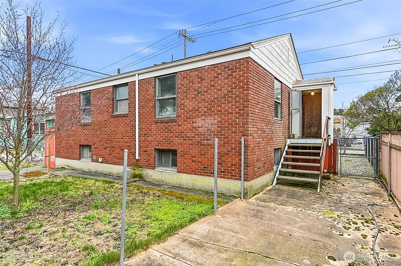 4th image of 9017 14th Avenue S