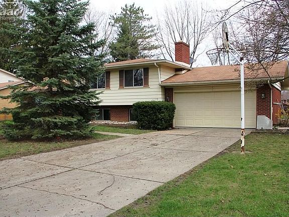 2nd image of 5407 Antoinette Dr