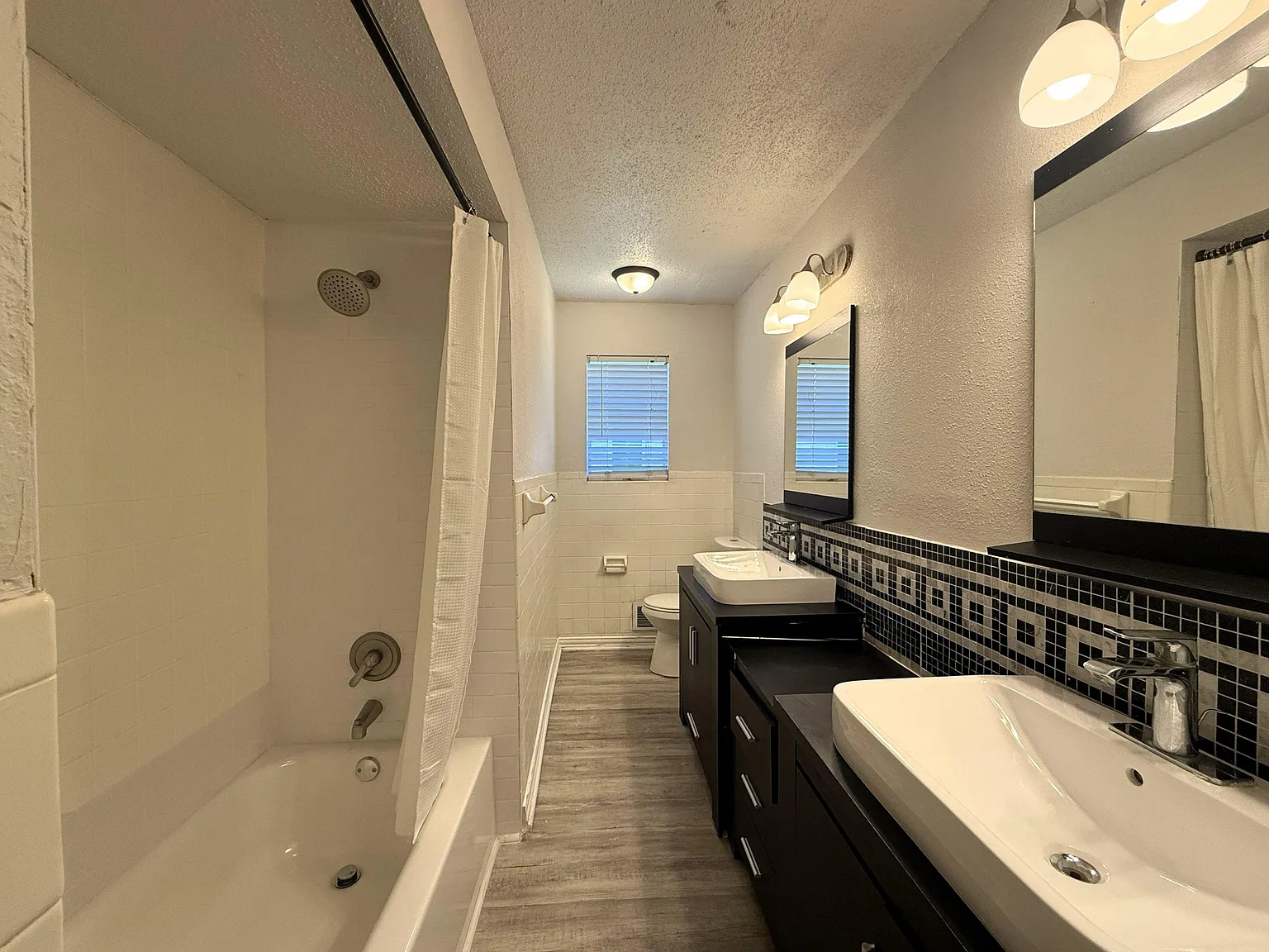 4 bed, 3.0 bath, 1618 sqft, $992 — Photo 3