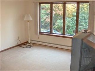 3rd image of 403 W 8th Ave