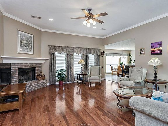 2nd image of 1217 Mullins Ct