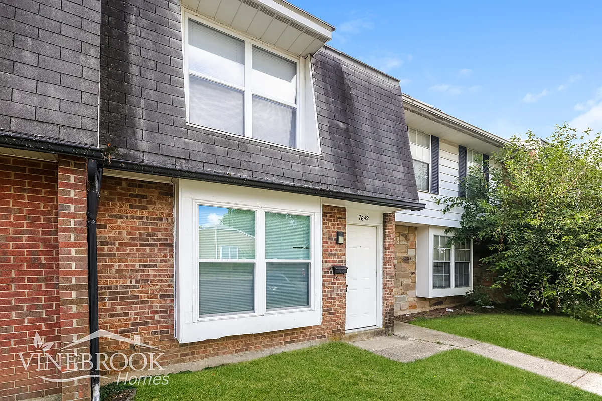 Building Photo - 7649 Mount Hood Dr