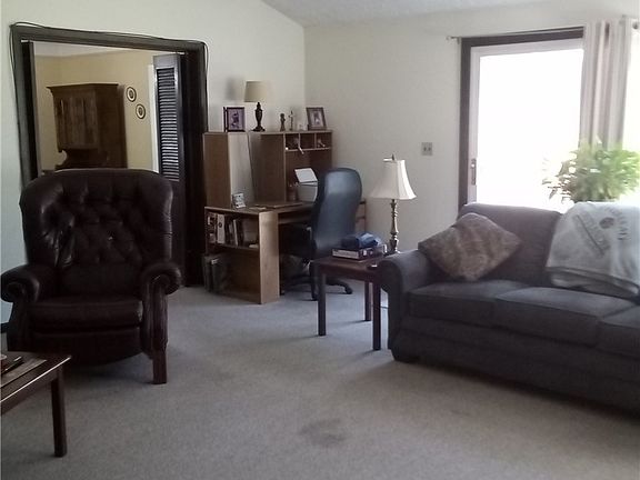 5th image of 421 Harris Rd