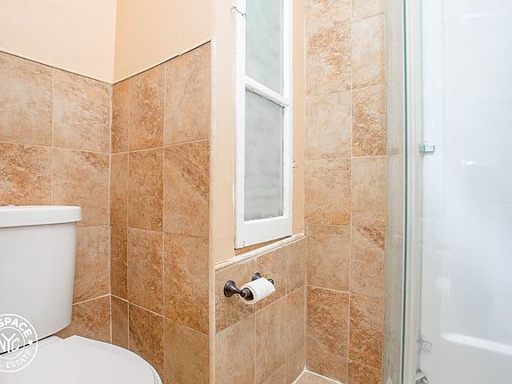 4th image of 812 Sterling Pl #3A