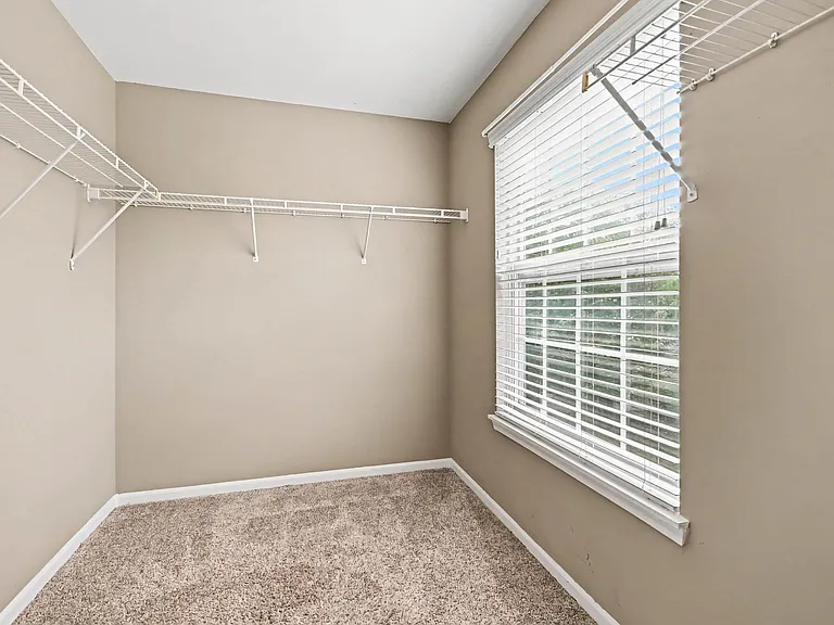 727 Crossing Way — Photo 13