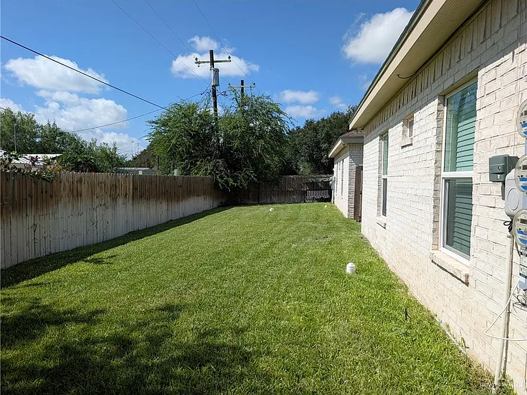 1320 N McColl Rd #1 — Photo 14