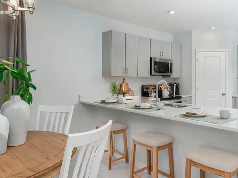 2571 Driftwood St — Photo 5