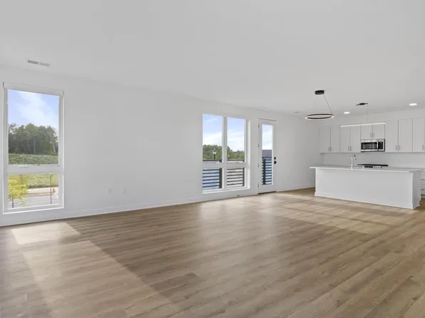 4163 East Hemlock DRIVE #201, Oak Creek, WI 53154