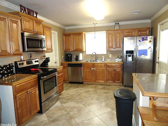 4th image of 203 S Briarwood Dr