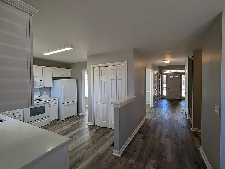 4713 Derbyshire Dr — Photo 3