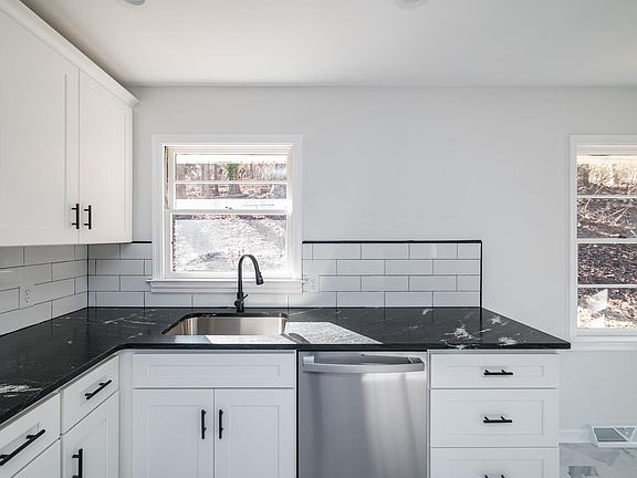 5th image of 1019 Ardmore Dr