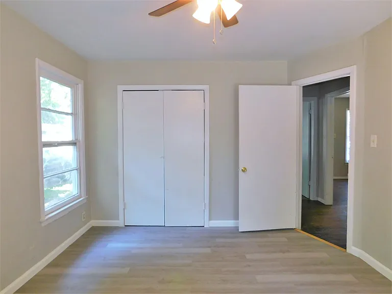 2212 Denison St — Photo 8
