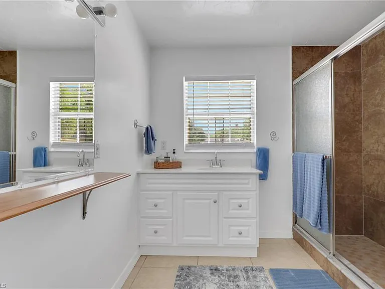 2772 Riverview Dr — Photo 18
